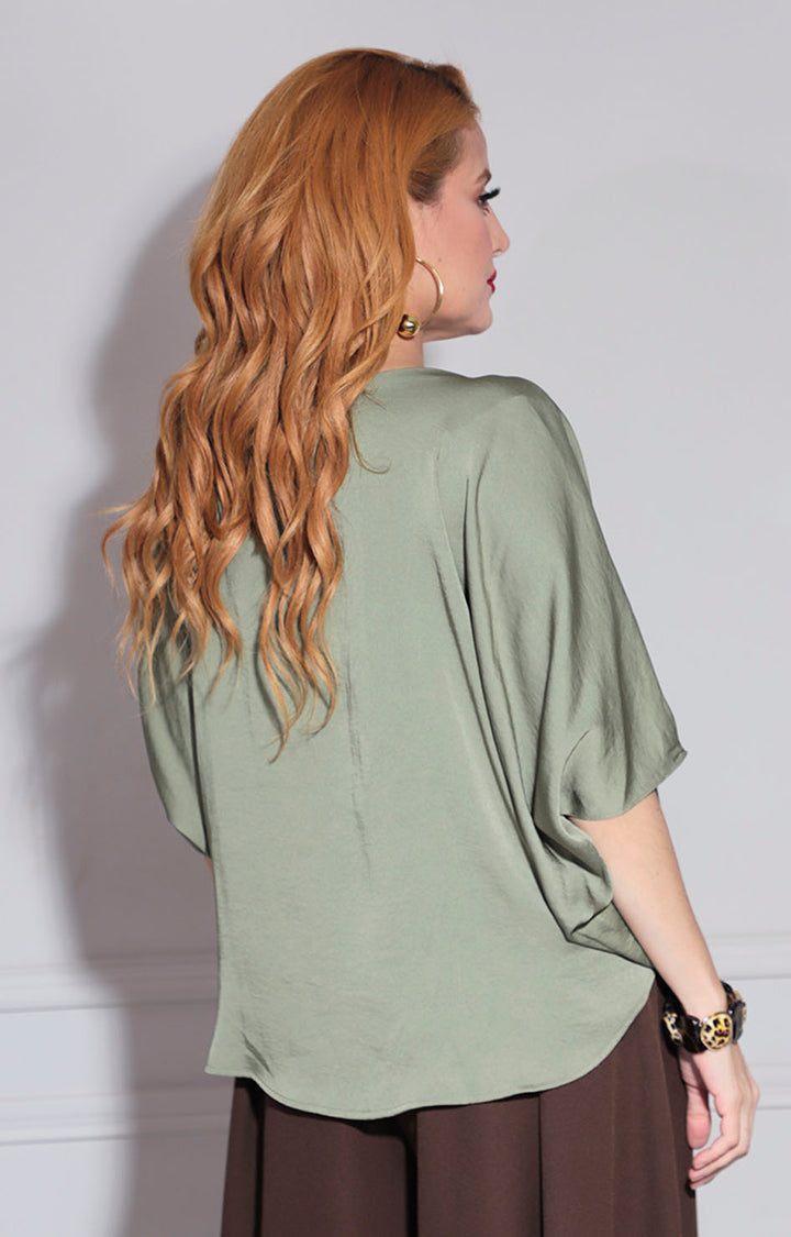 Blusa verde con fruncido
