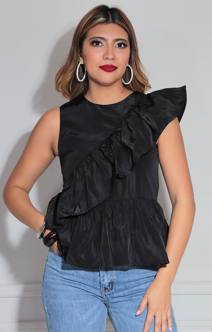 Blusa negra asimétrica