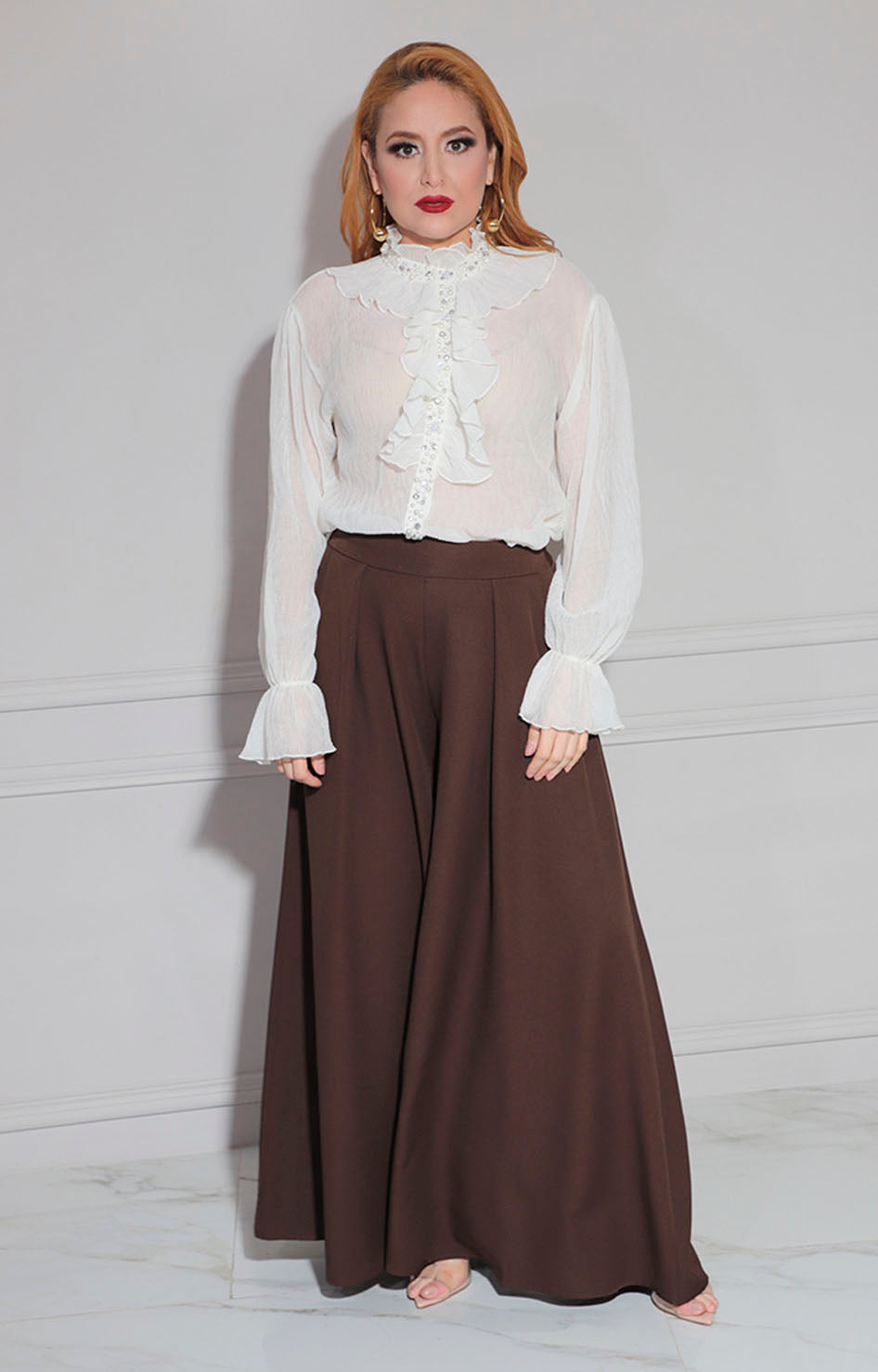 Blusa beige con perlas