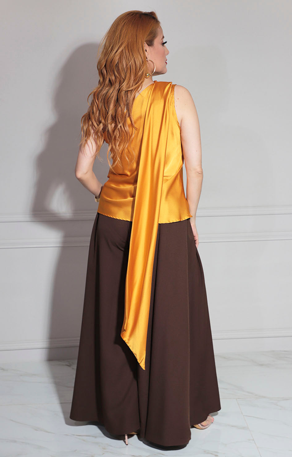 Blusa mostaza asimétrica