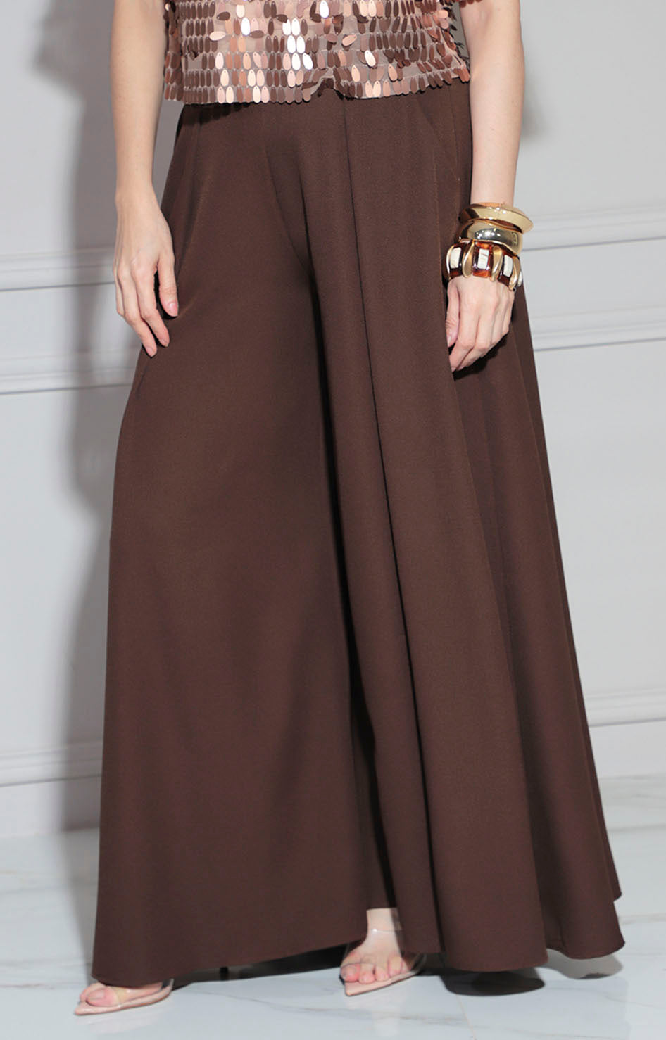 Pantalón café amplio