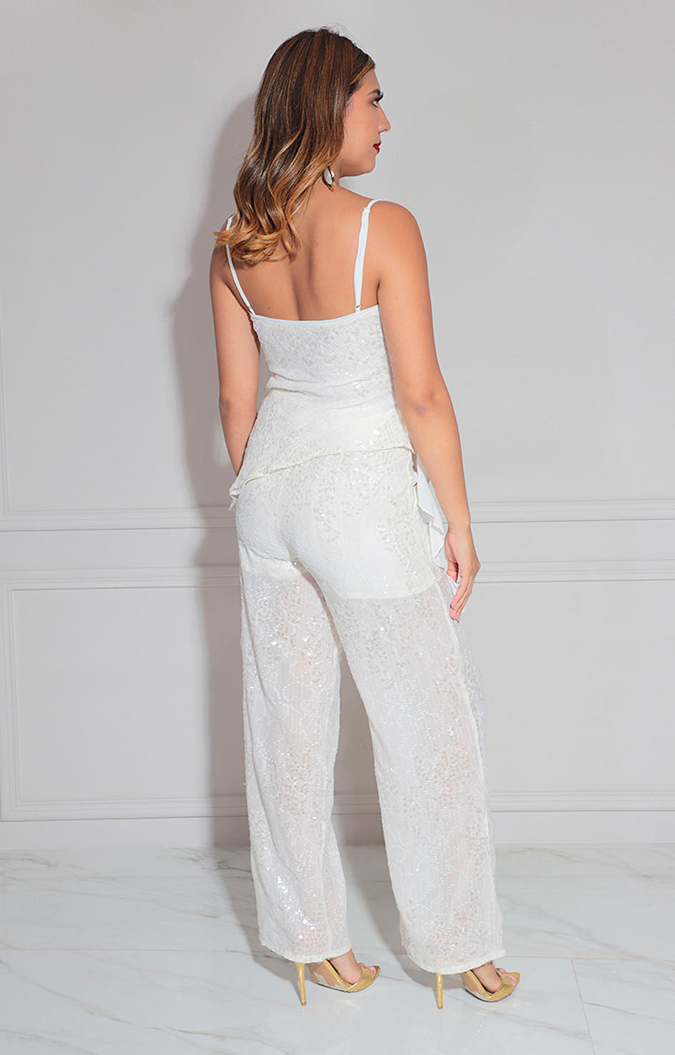 Conjunto beige con lentejuela