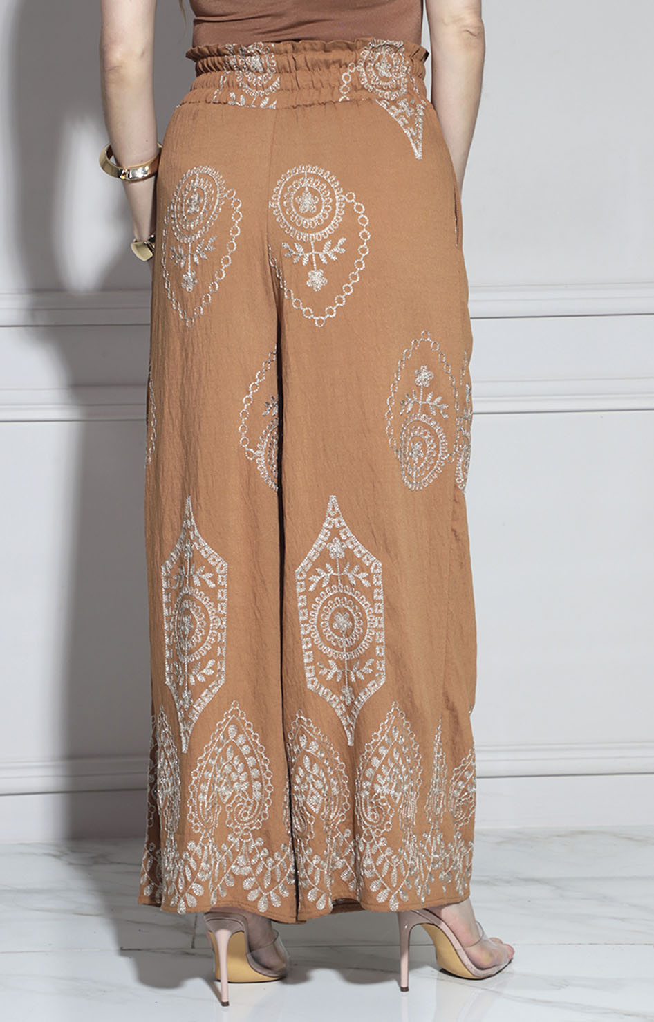 Pantalón chedrón bordado