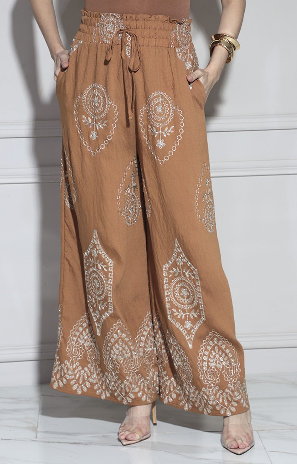 Pantalón chedrón bordado