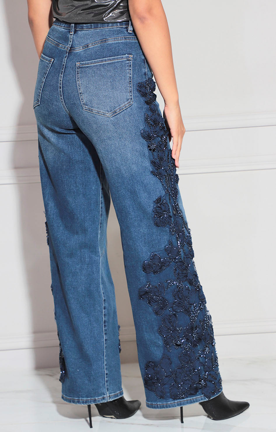 Pantalón denim bordado
