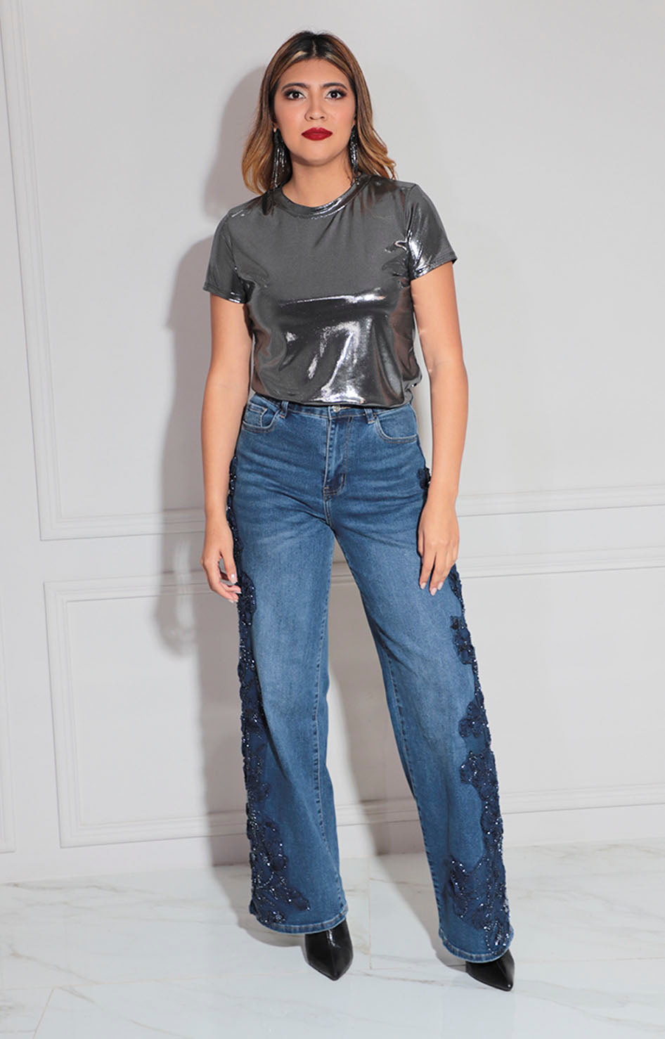 Blusa gris metálica