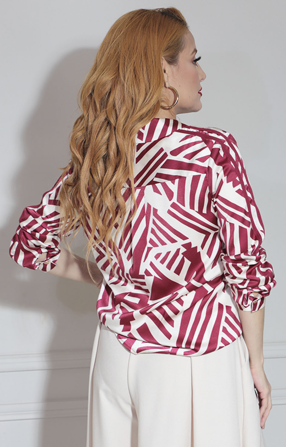 Camisera beige con vino