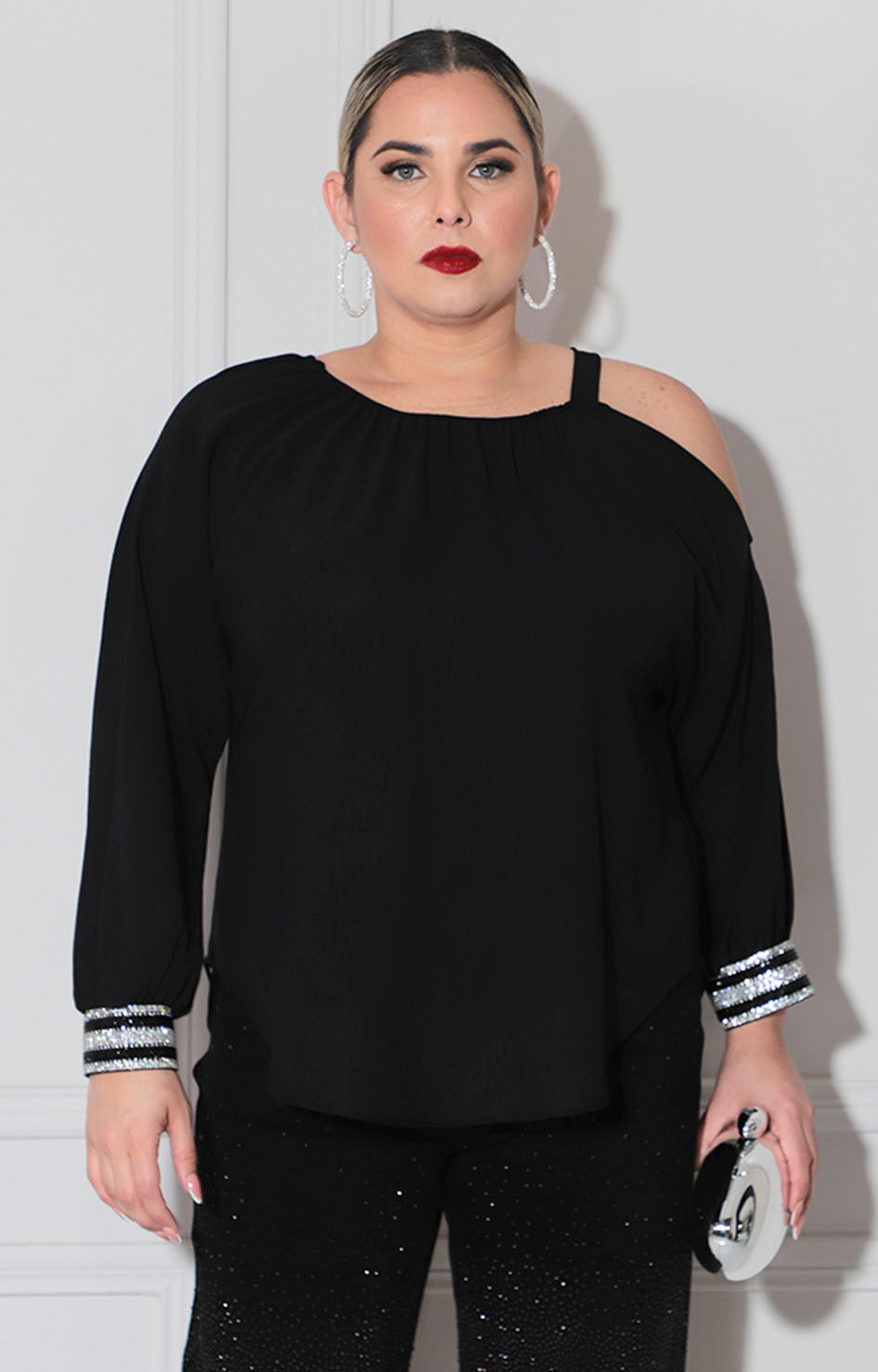 Blusa negra con plata