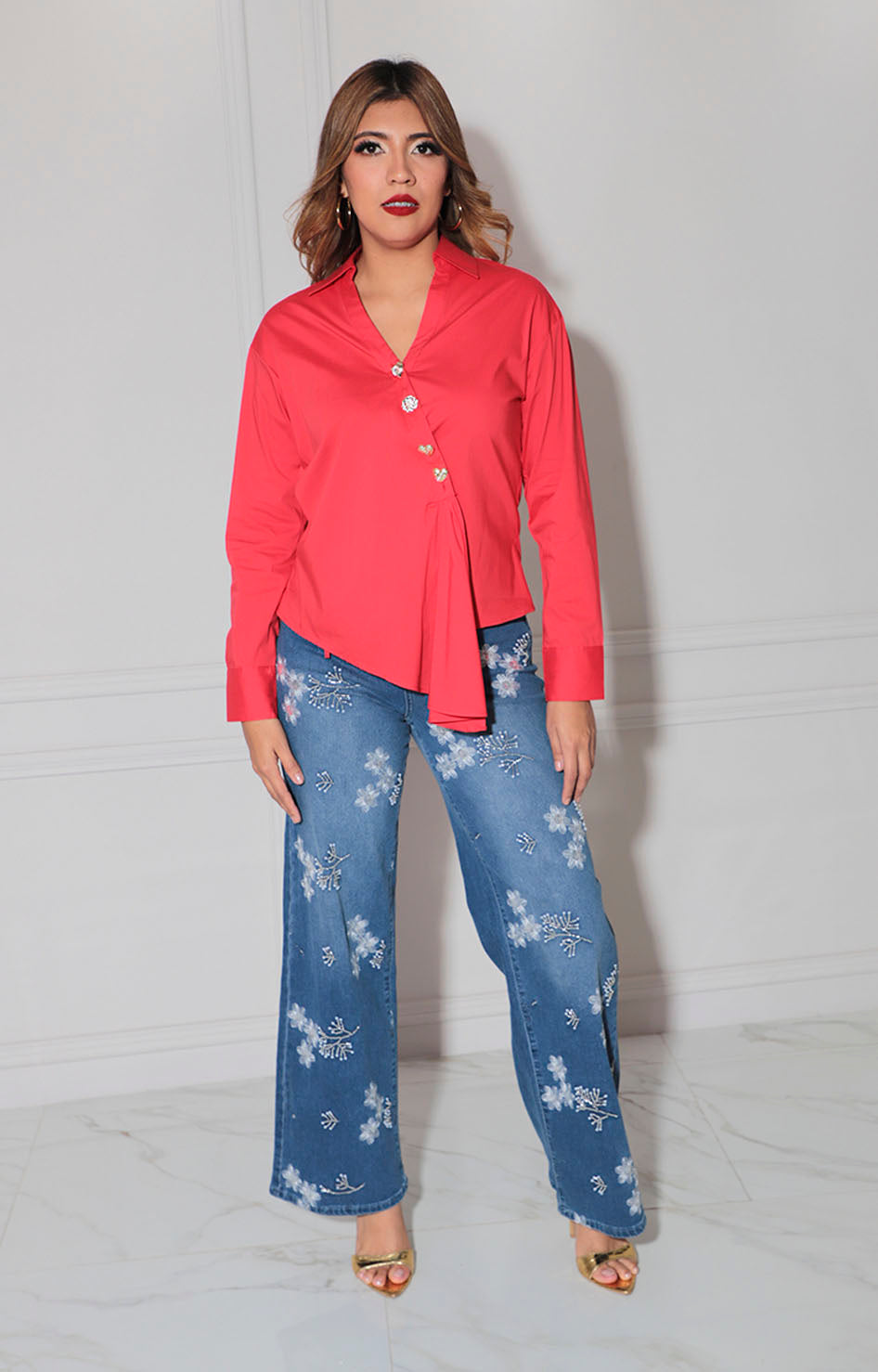 Blusa roja con manga larga