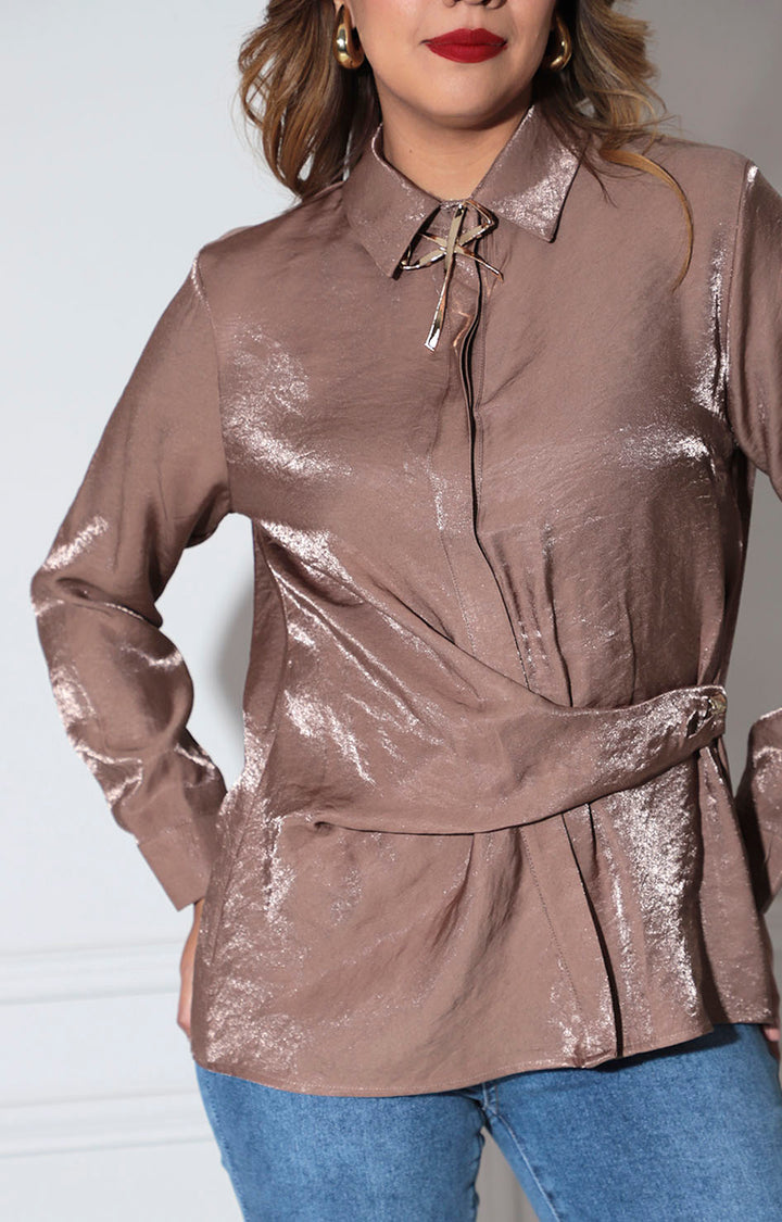 Blusa café satinada