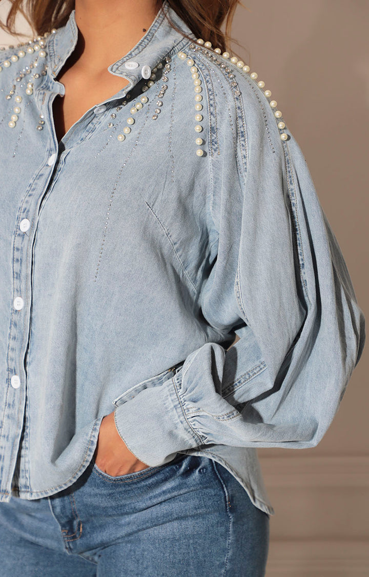 Blusa de mezclilla con brillos