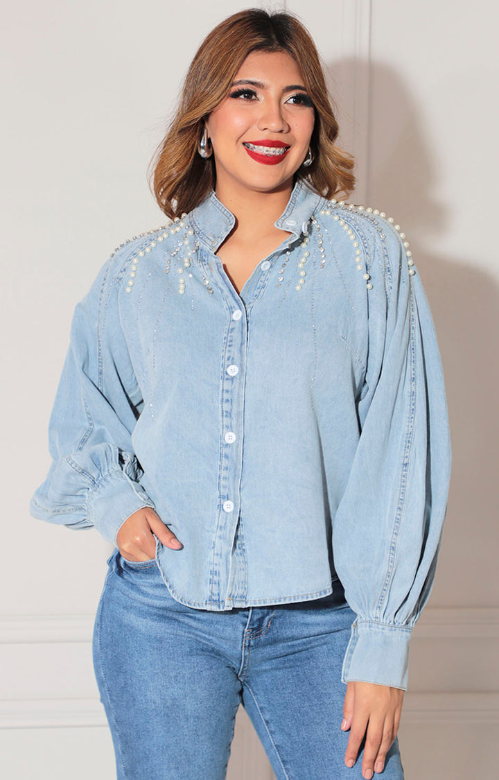 Blusa de mezclilla con brillos