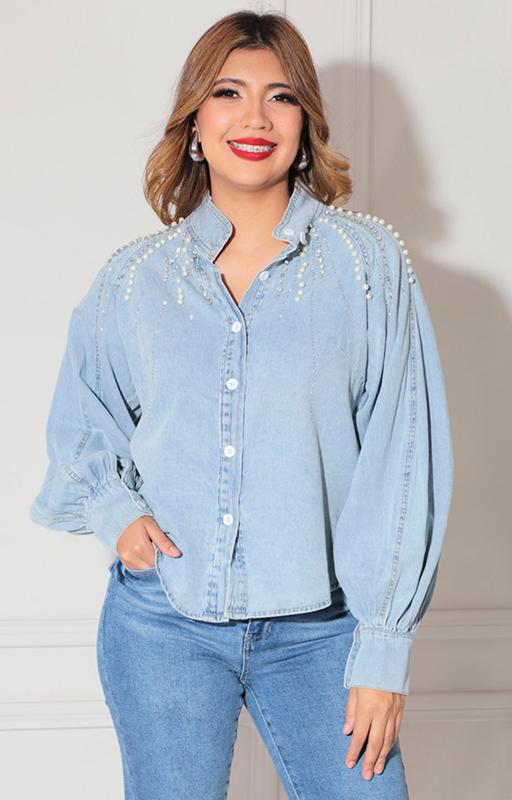 Blusa de mezclilla con brillos