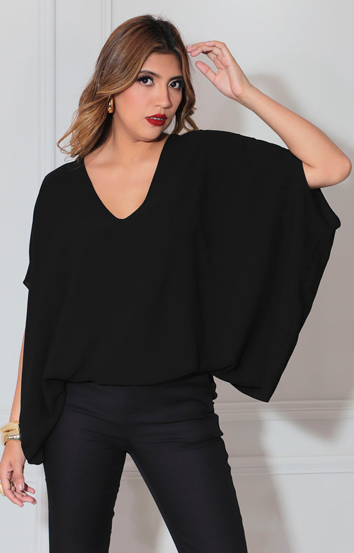 Blusa negra amplia