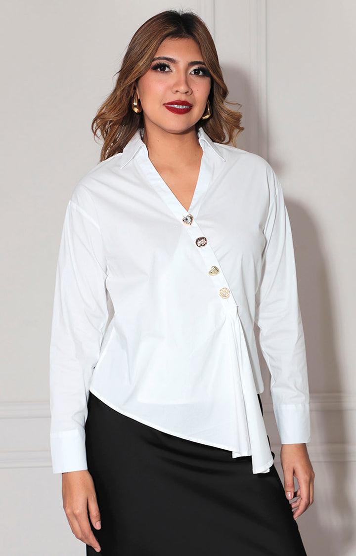 Blusa blanca asimétrica