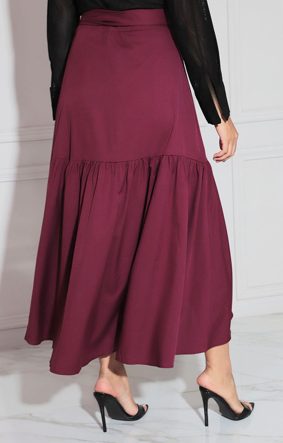 Falda vino con volante