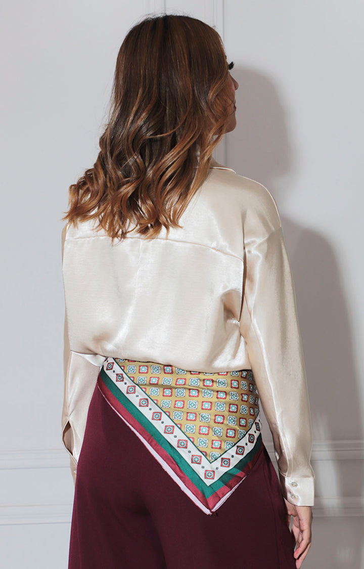 Camisera dorada satinada