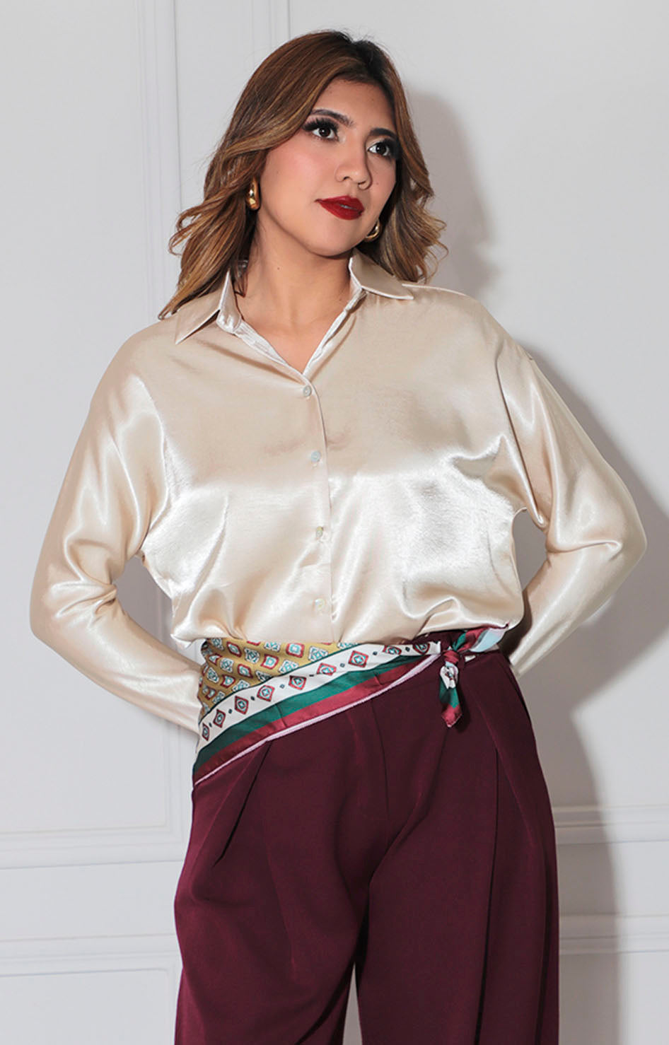 Camisera dorada satinada