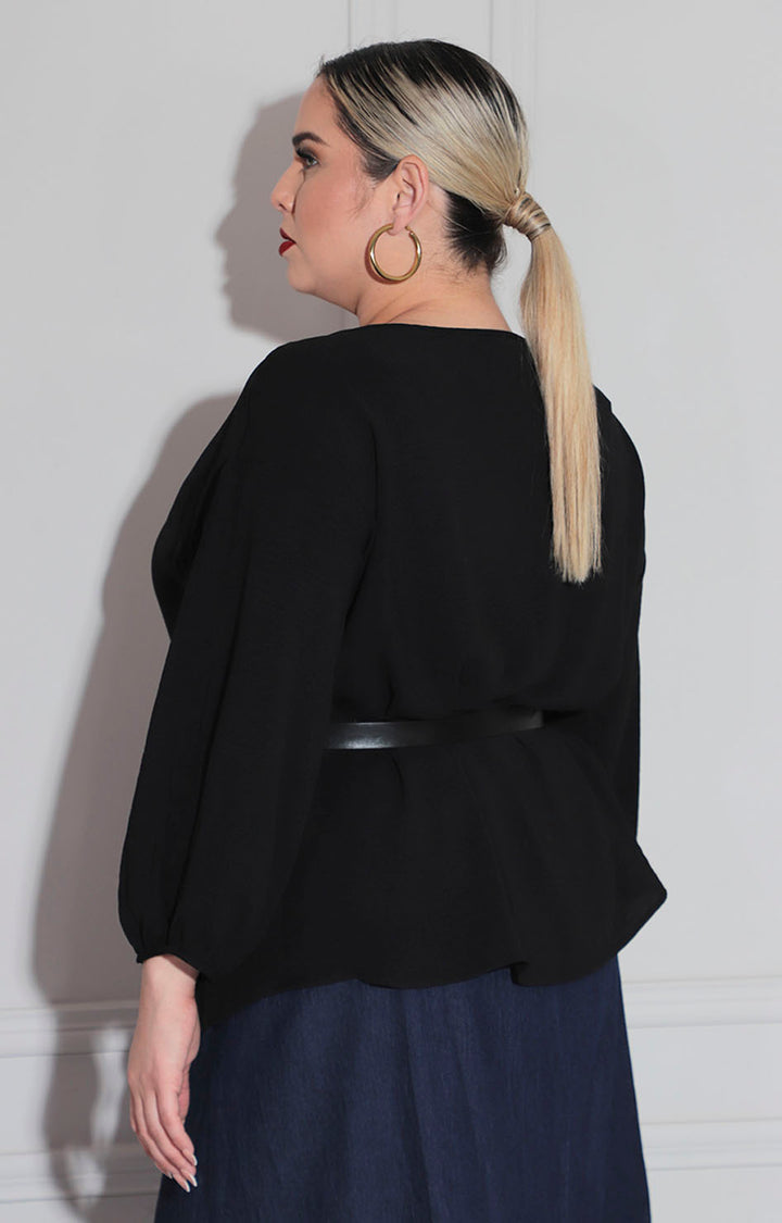 Blusa negra con plata