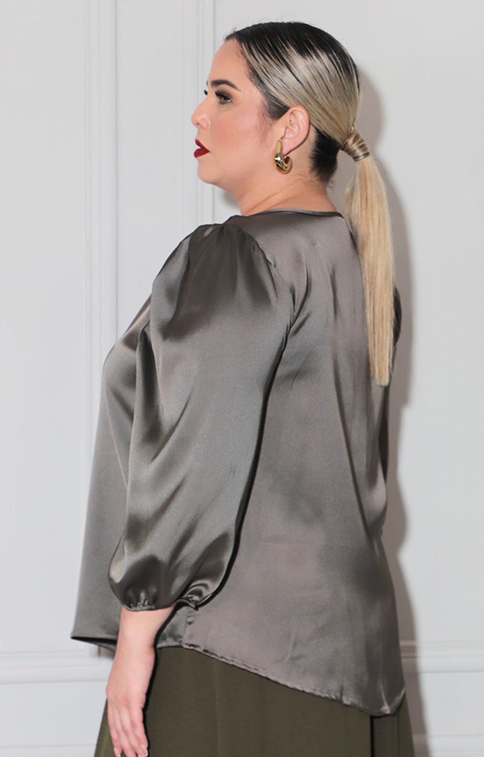 Blusa verde satinada