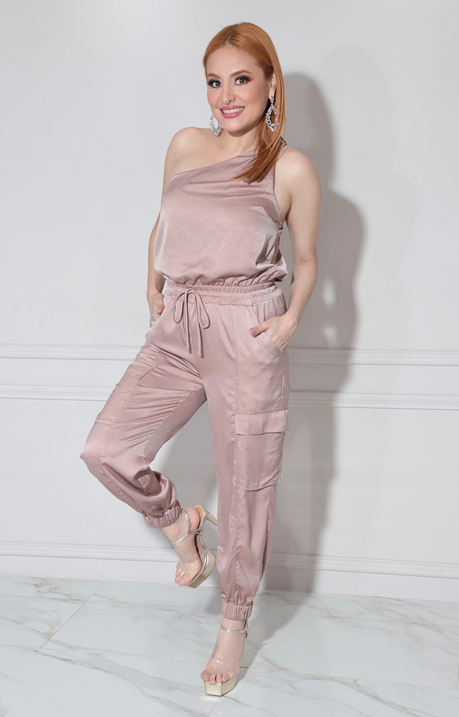 Palazzo beige asimétrico