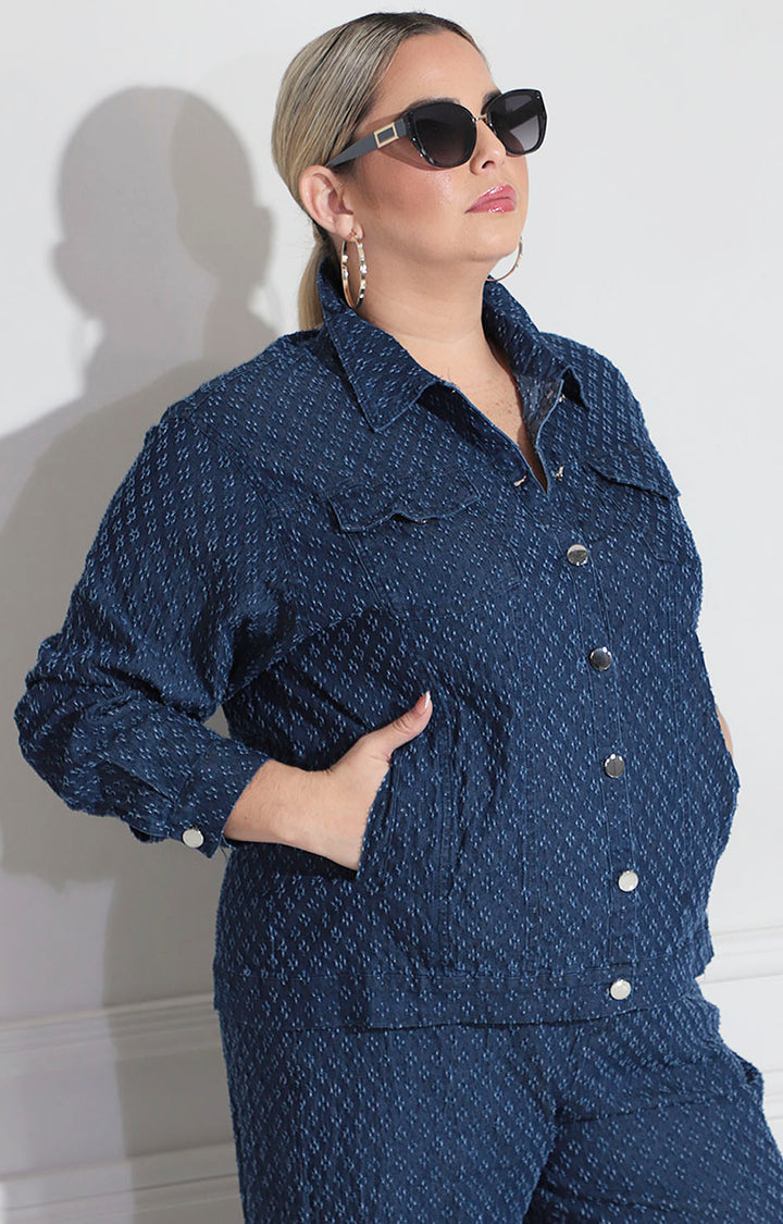 conjunto de mezclilla obscuro