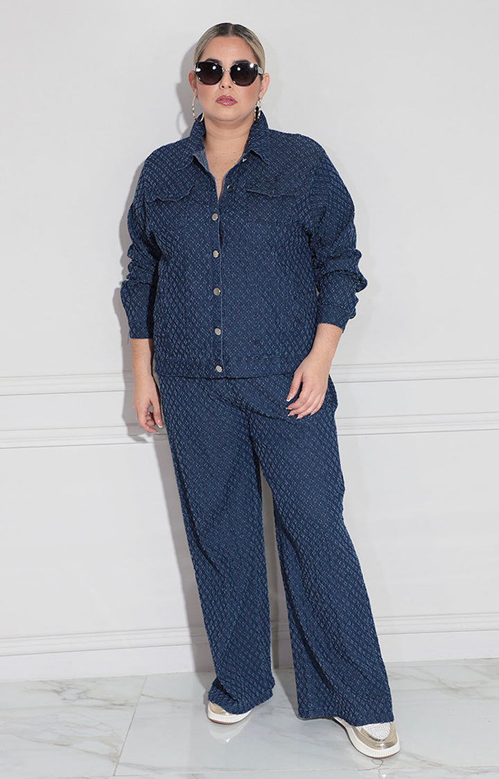 conjunto de mezclilla obscuro