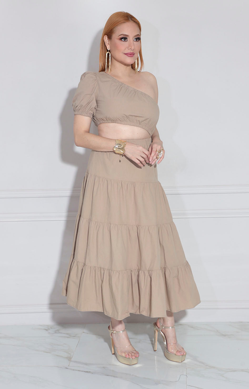 Vestido beige cut-out