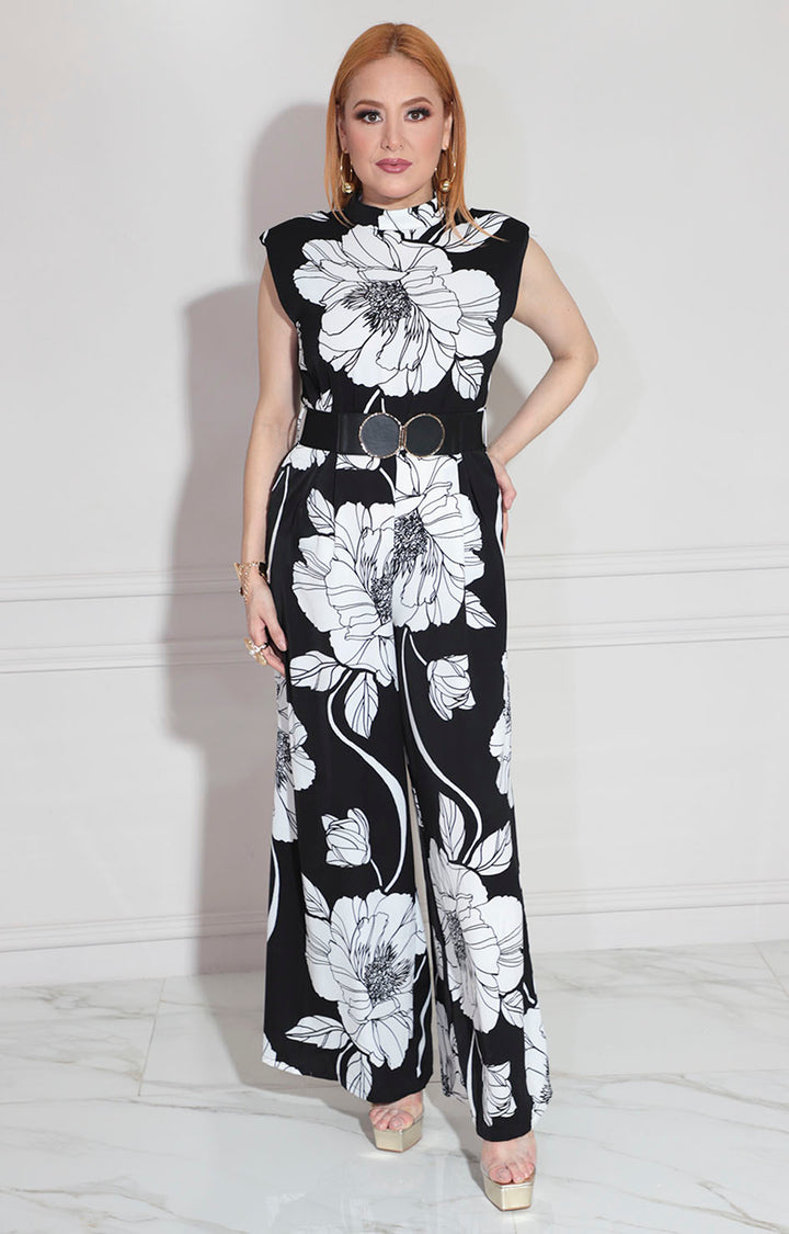 Palazzo negro con flores