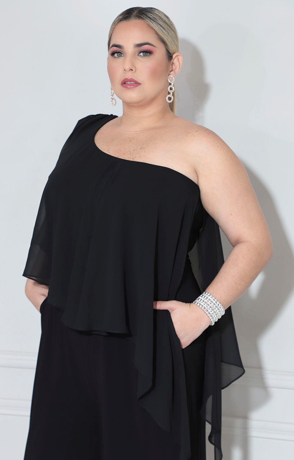 Palazzo negro asimétrico