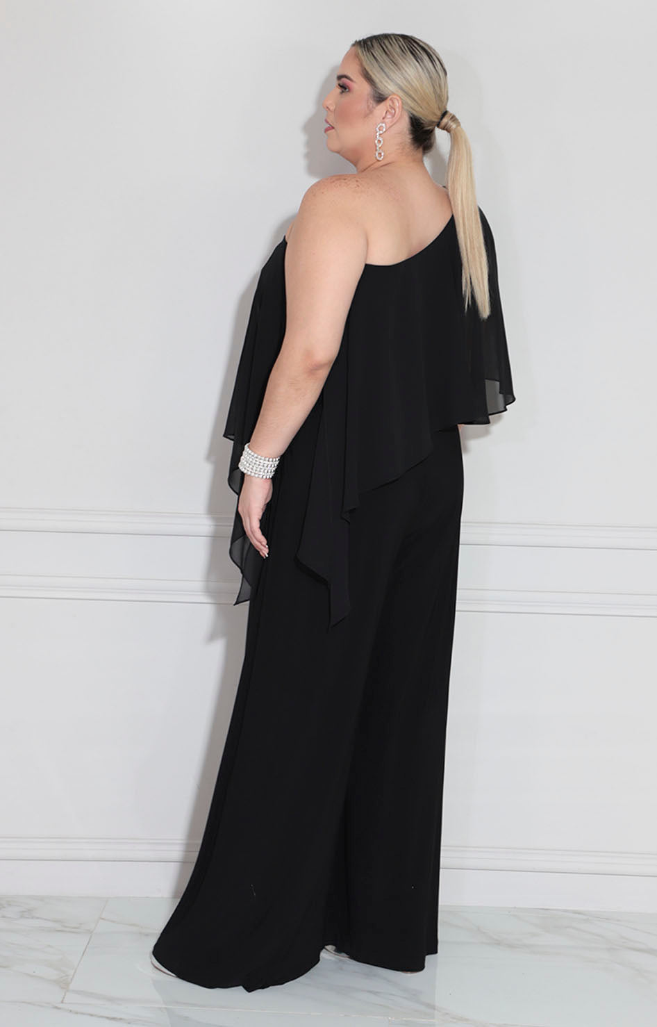 Palazzo negro asimétrico