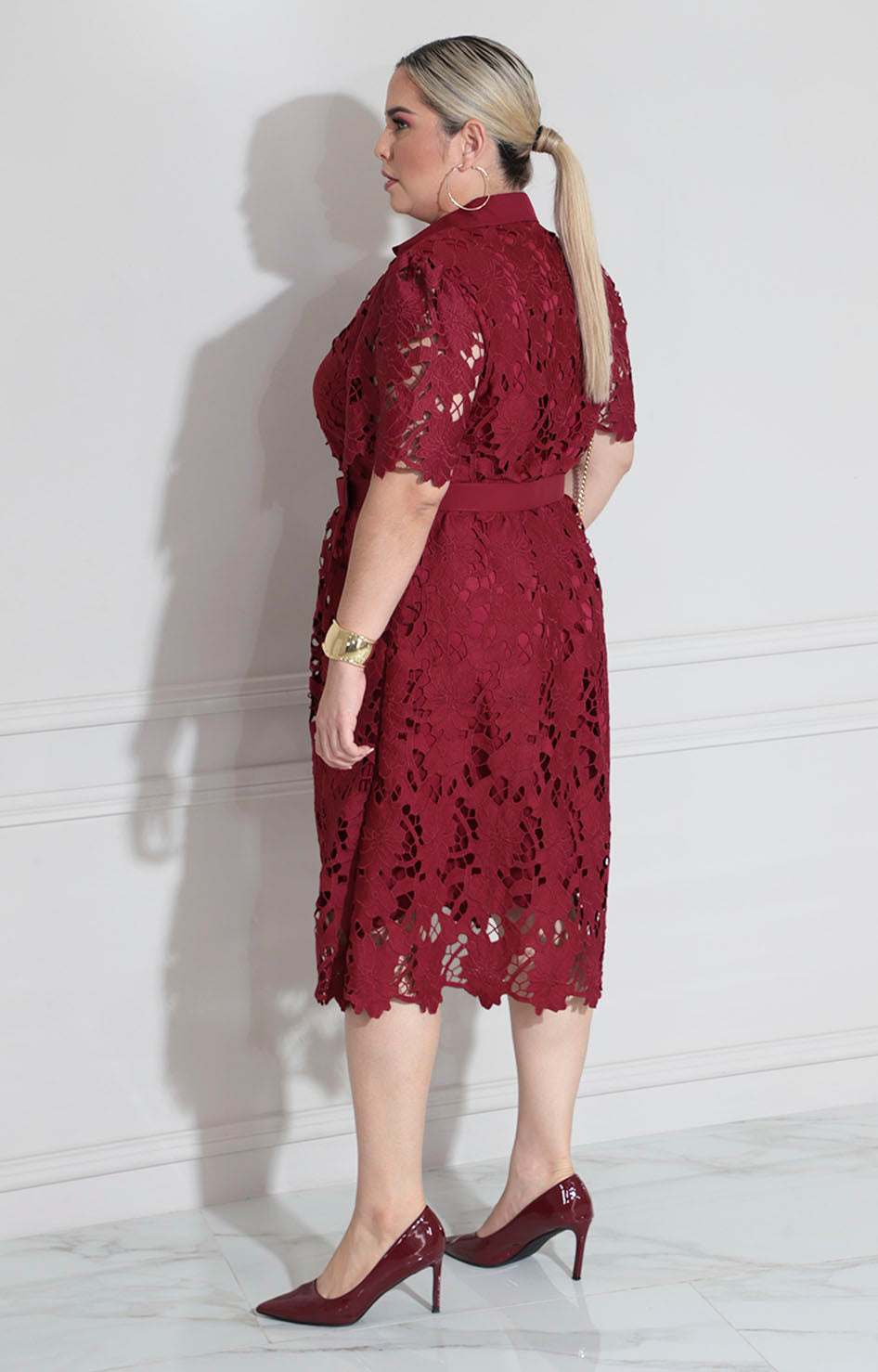 Vestido vino de encaje