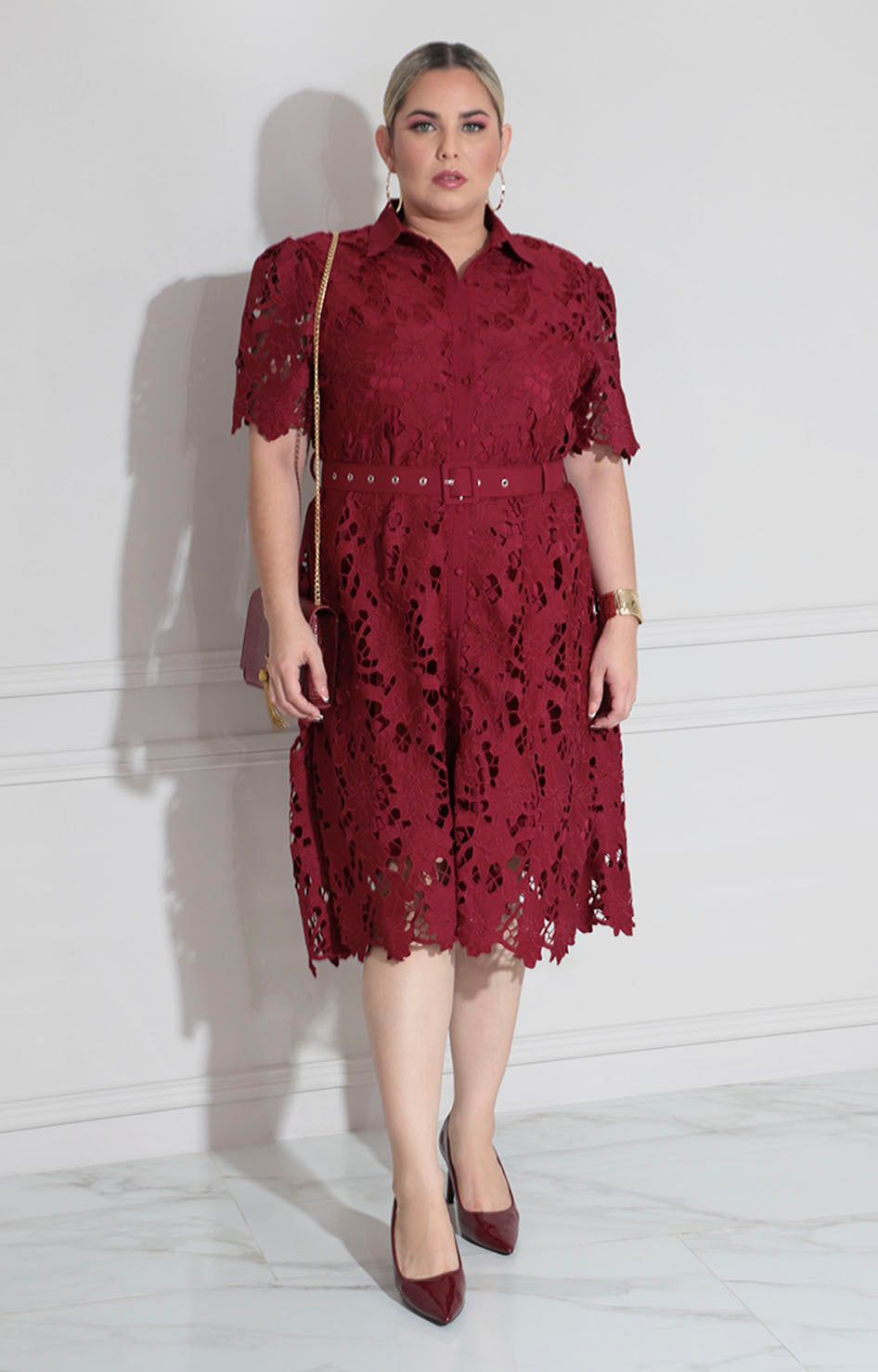 Vestido vino de encaje