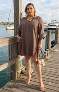 Vestido corto con botones