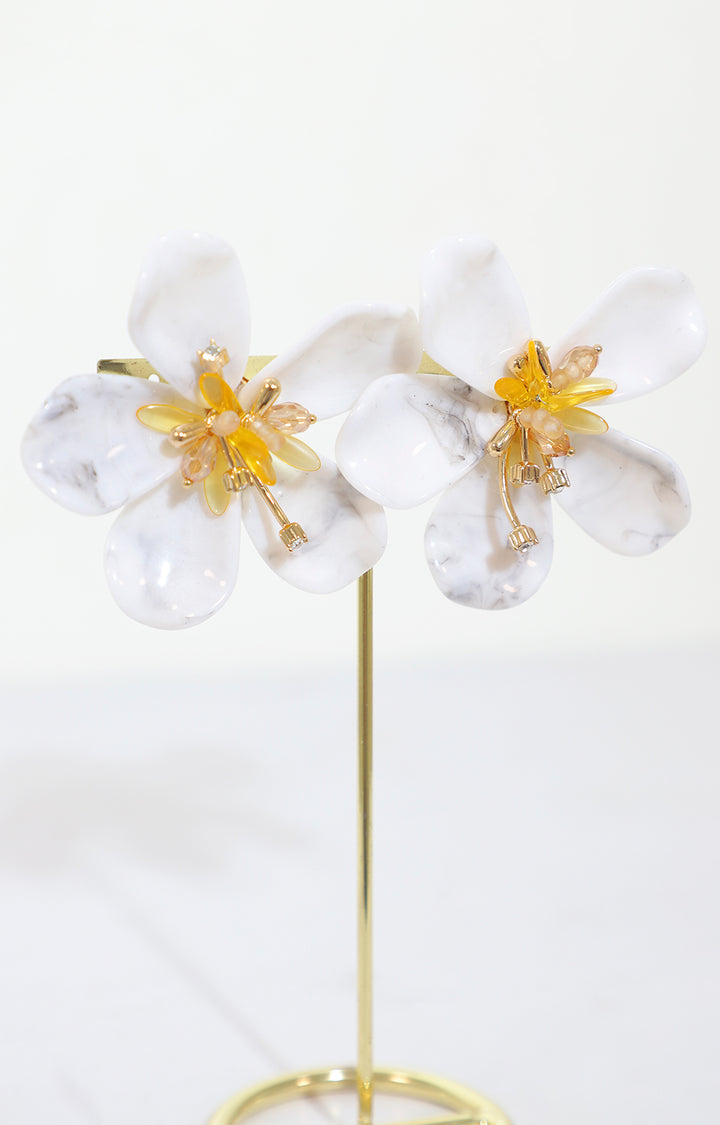 Aretes blancos de maxi flor - ARETE Boutiquemirel 