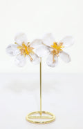 Aretes blancos de maxi flor - ARETE Boutiquemirel 