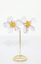 Aretes blancos de maxi flor - ARETE Boutiquemirel 