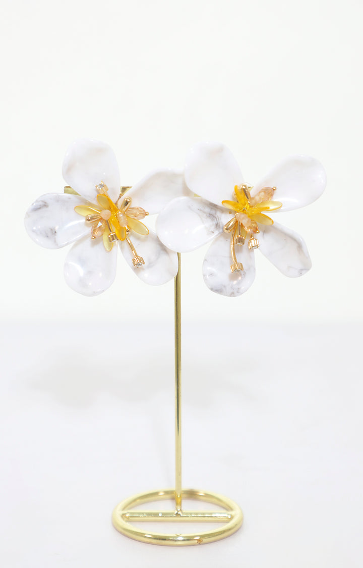 Aretes blancos de maxi flor - ARETE Boutiquemirel 