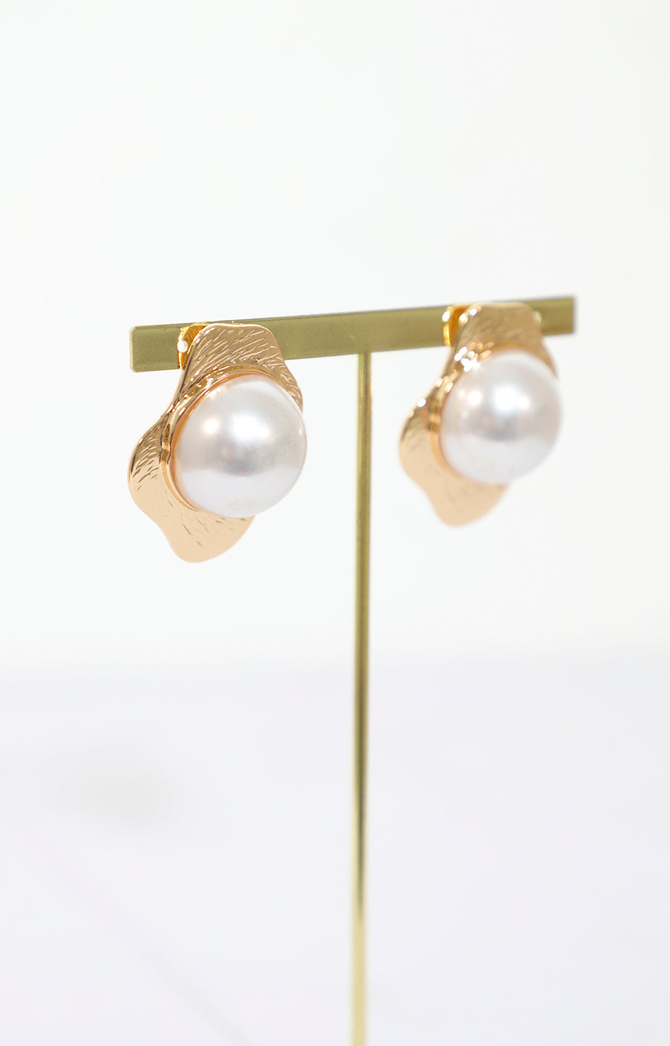 Aretes dorados con perlas - ARETE Boutiquemirel 