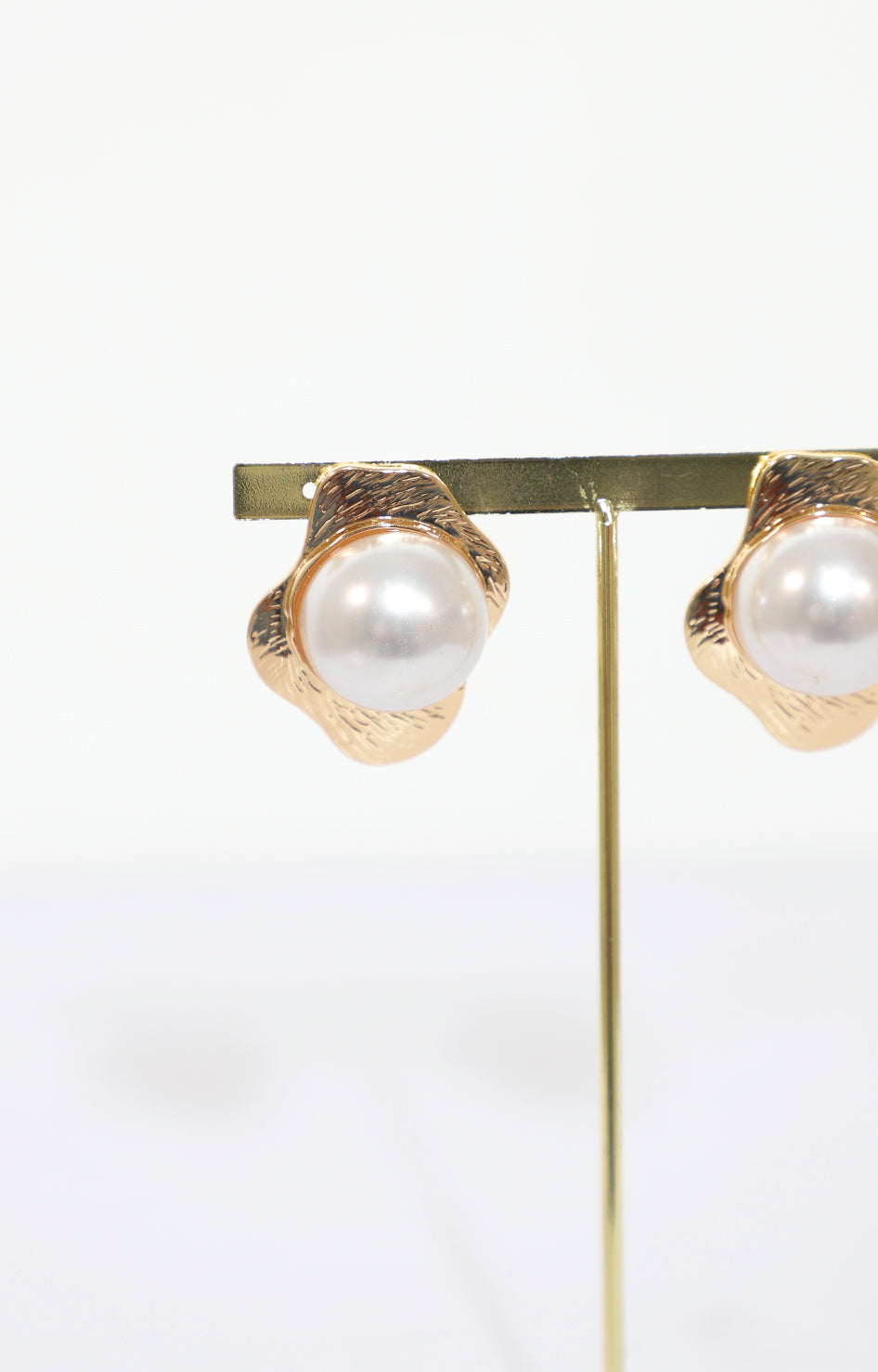 Aretes dorados con perlas - ARETE Boutiquemirel 