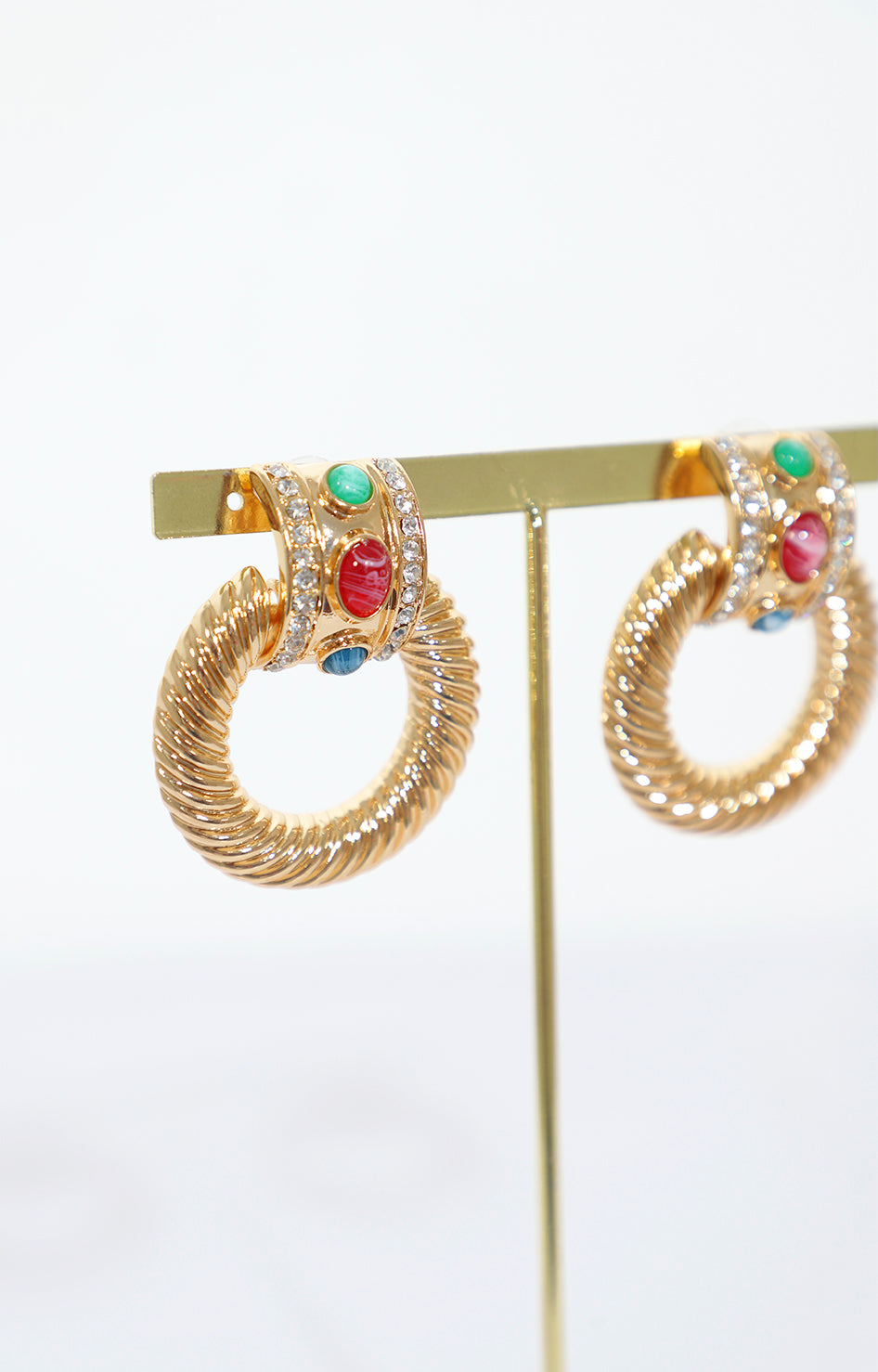 Aretes dorados con piedras multicolor - ARETE Boutiquemirel 