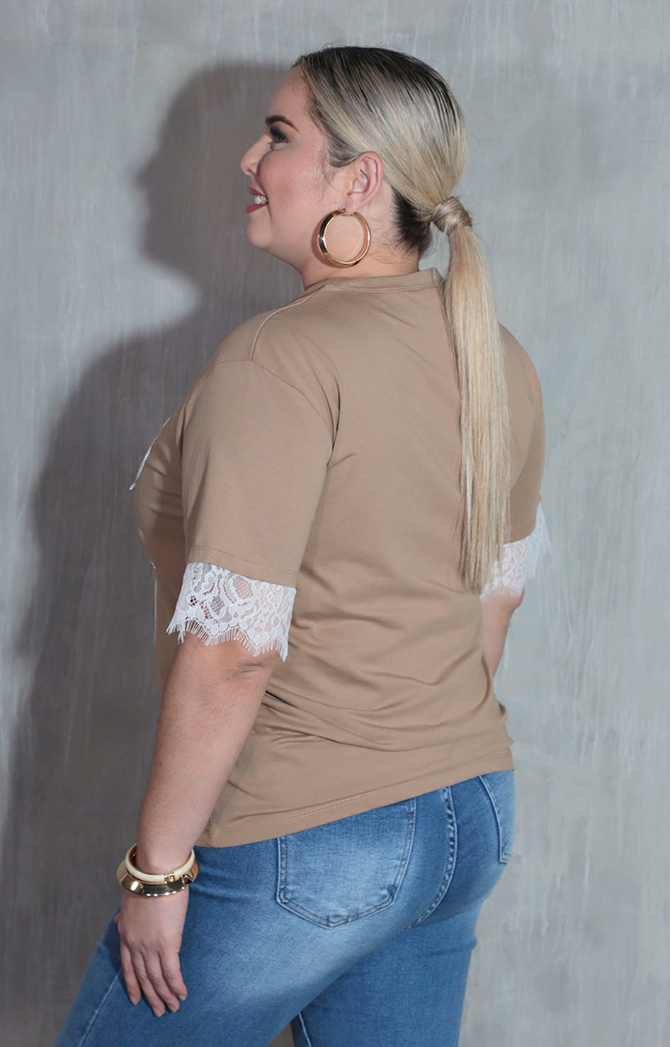 Blusa beige con letras - BLUSA XL Boutiquemirel 
