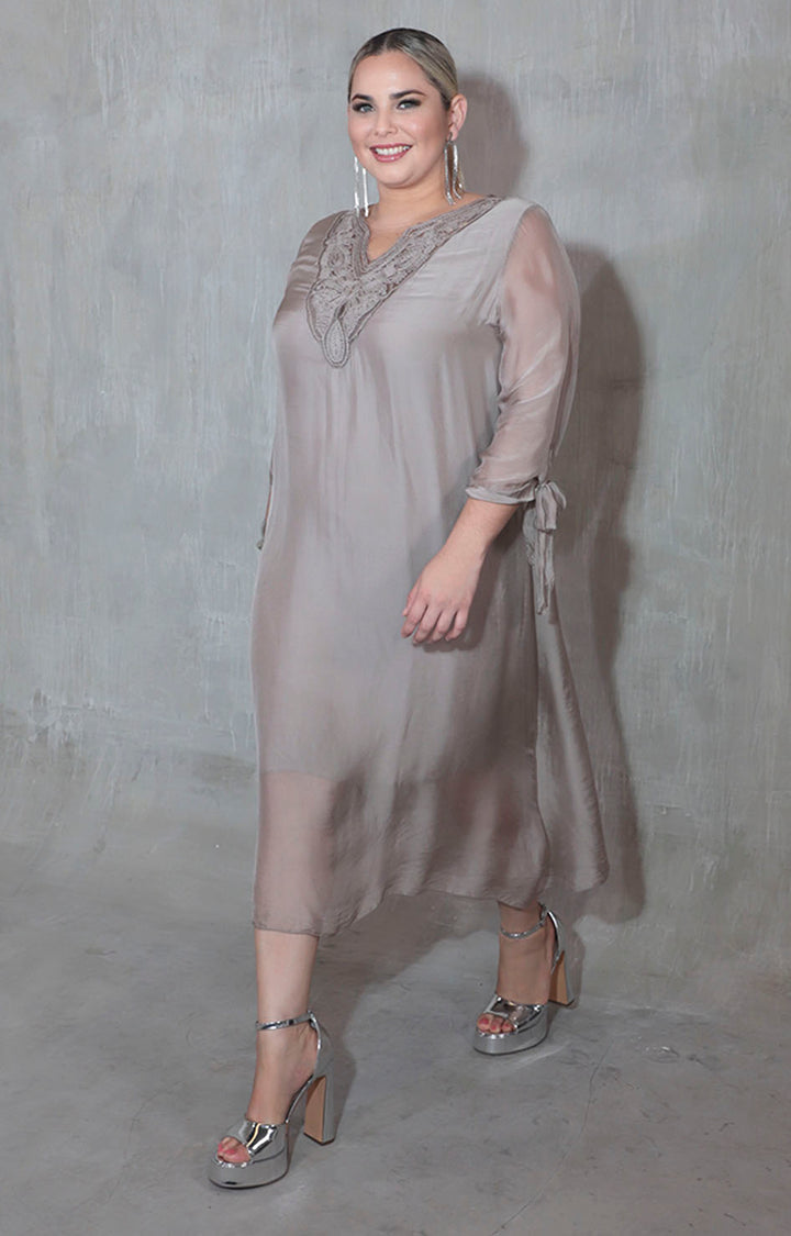 Vestido beige bordado - VESTIDO XL Boutiquemirel 