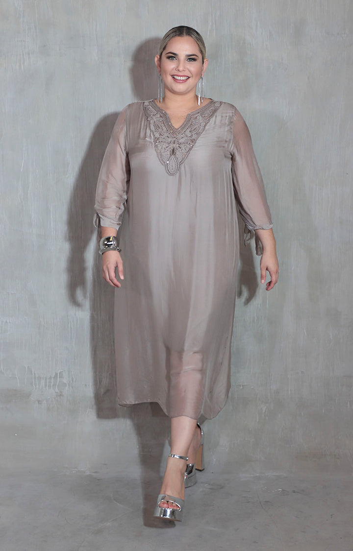 Vestido beige bordado - VESTIDO XL Boutiquemirel 