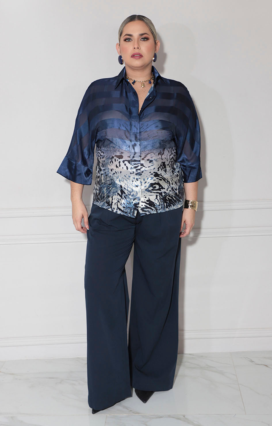 Blusa azul estampada