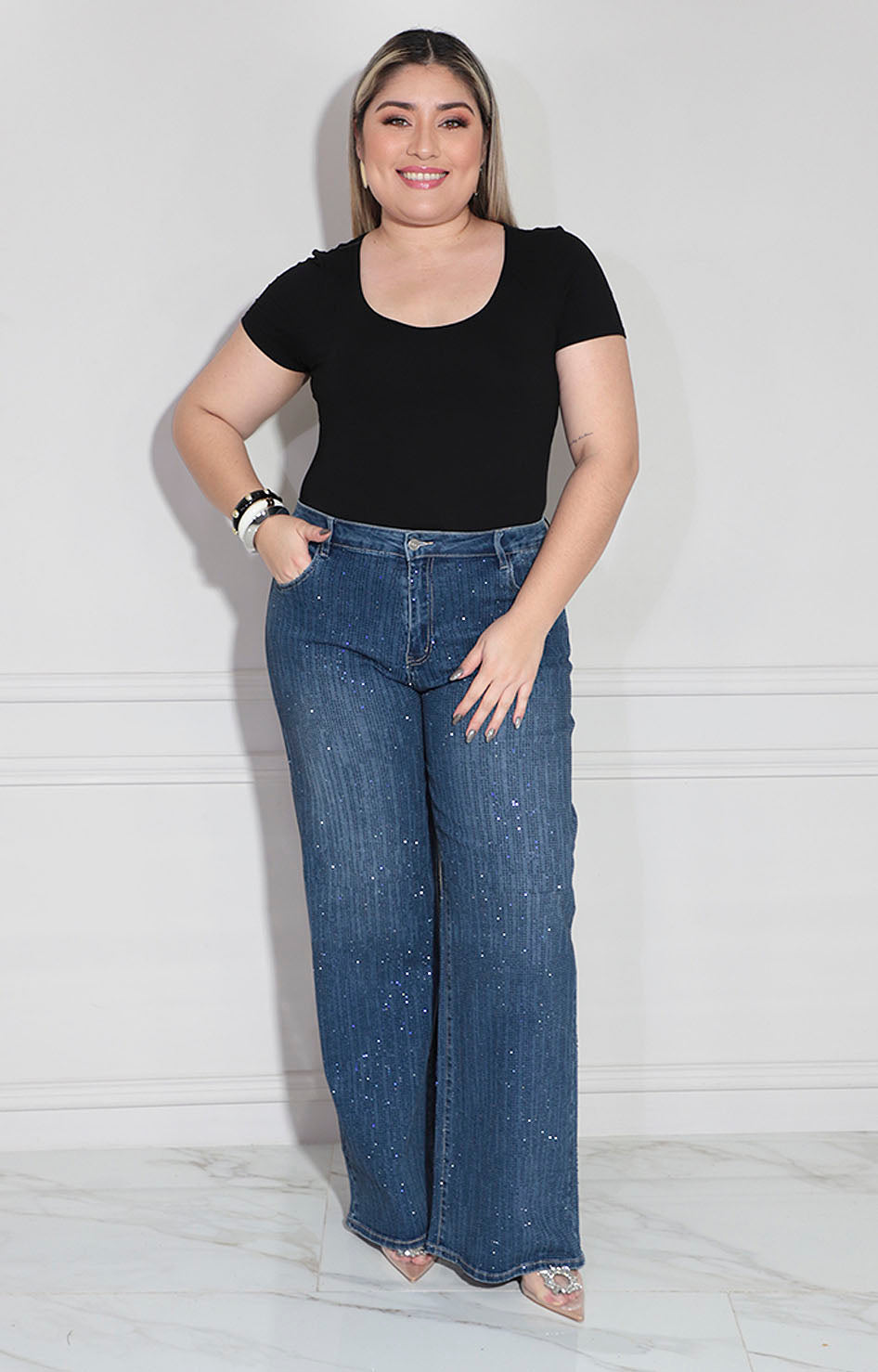 Pantalón denim con brillos