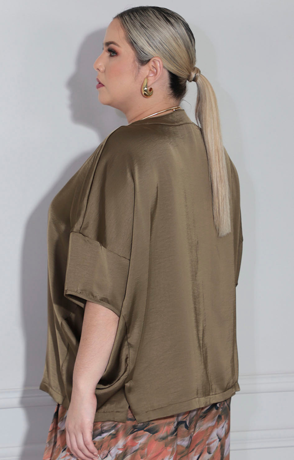 Blusa verde satinada