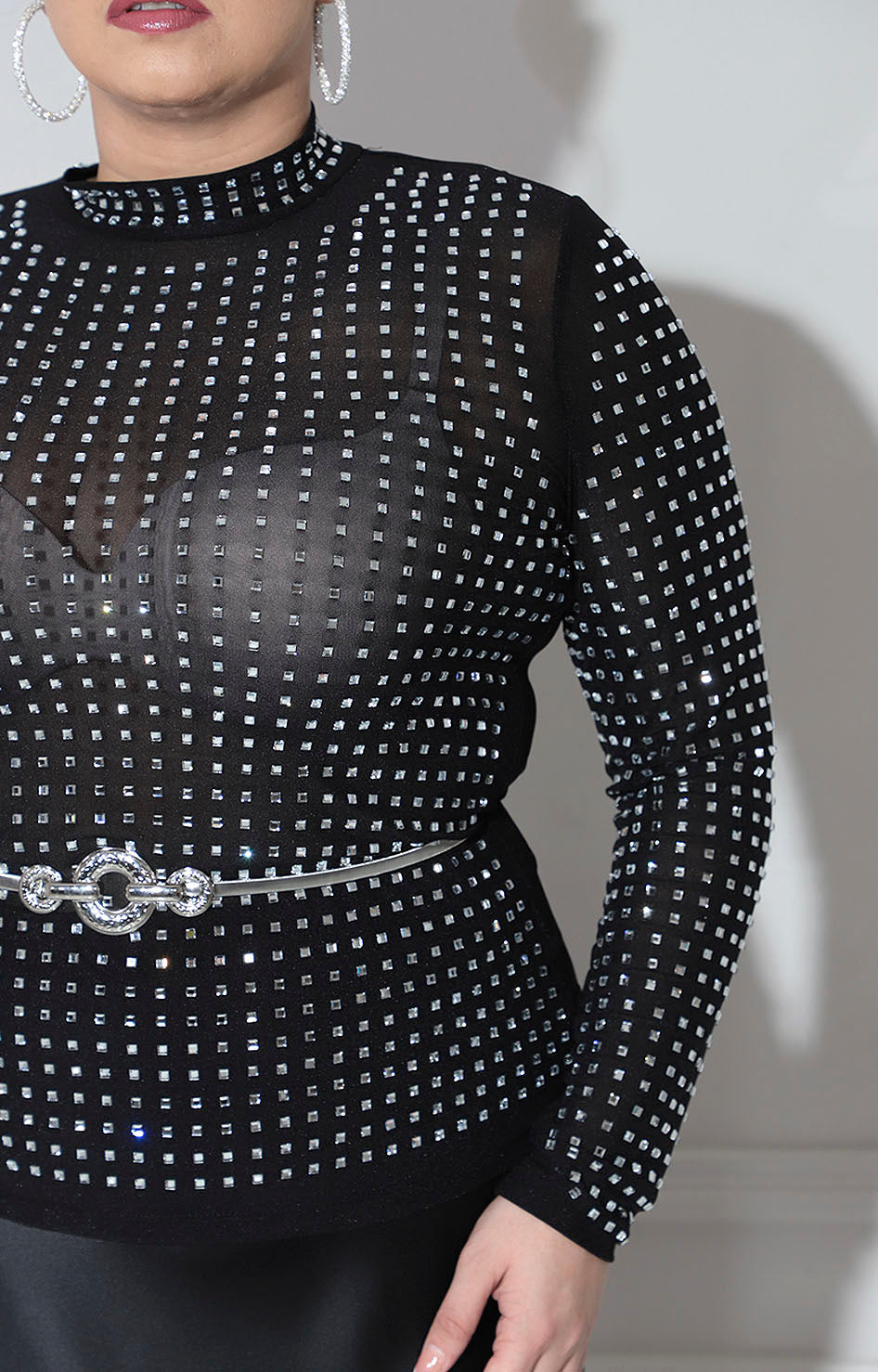 Blusa negra con brillos