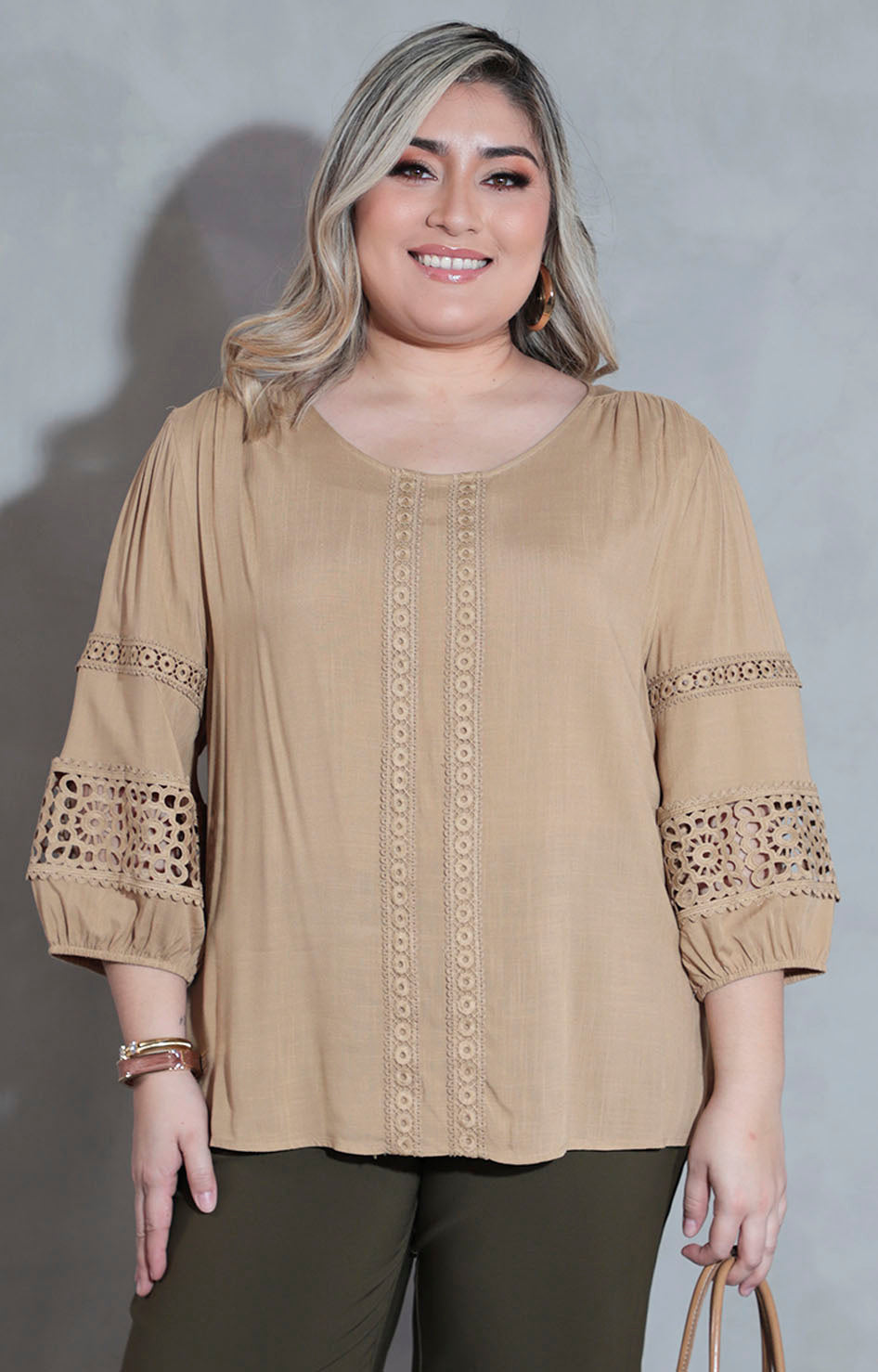 Blusa beige bordada - BLUSA XL Boutiquemirel 