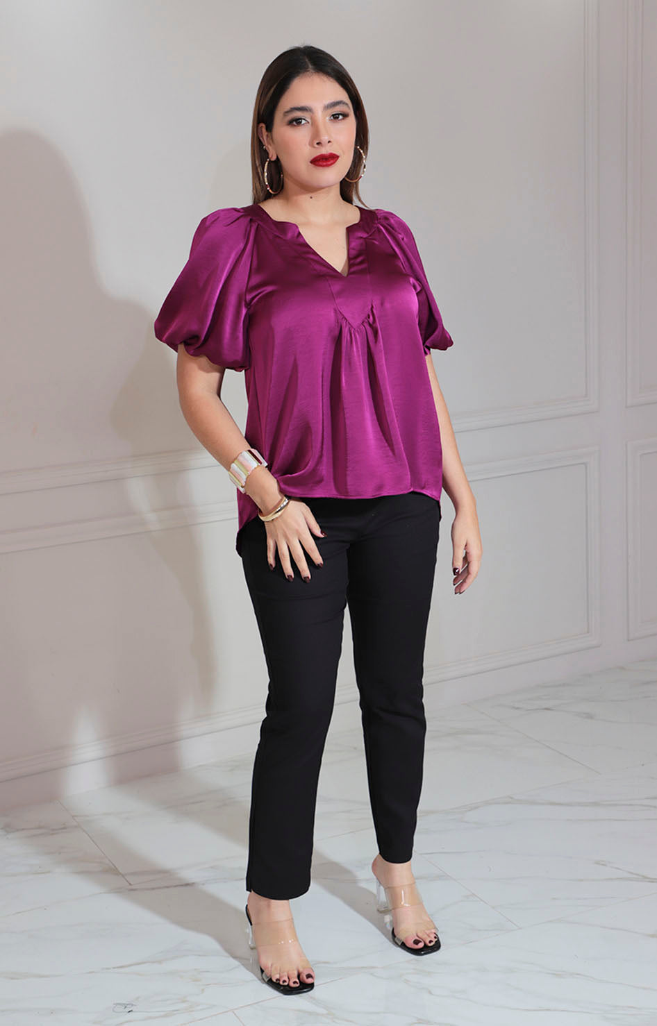 Blusa magenta satinada